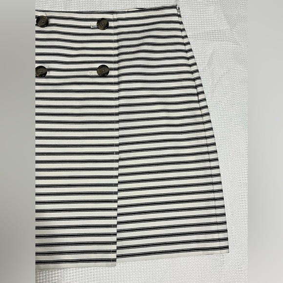 Ann Taylor LOFT Skirt, White & Blue Striped, Size 12 NWOT - Picture 3 of 11
